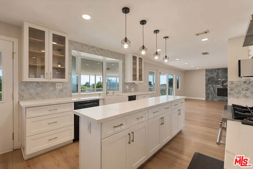 1006 W Milton Drive