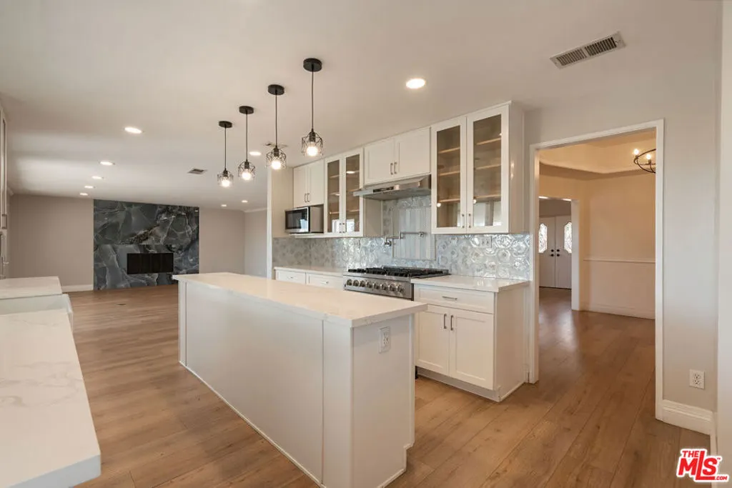 1006 W Milton Drive