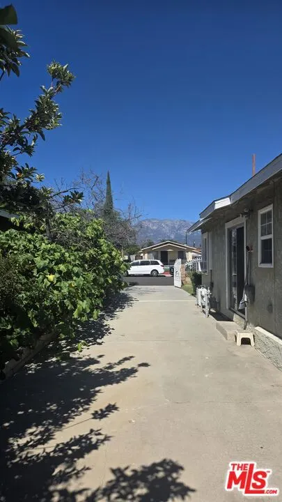 966 E Elma Street