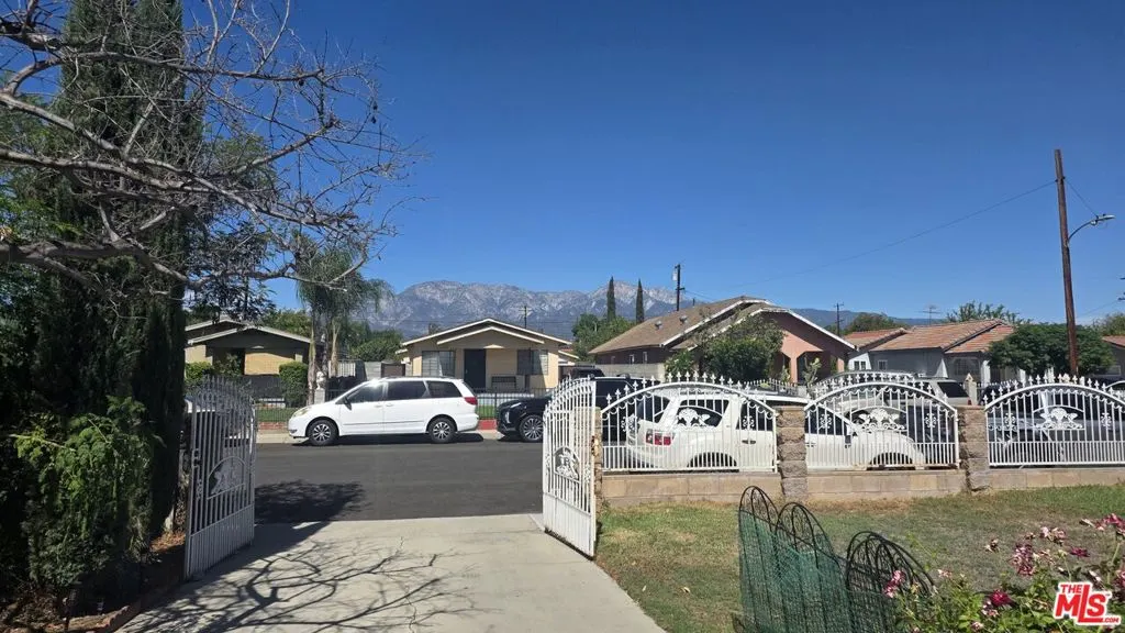 966 E Elma Street