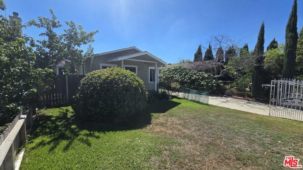 966 E Elma Street