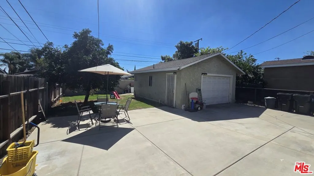 966 E Elma Street