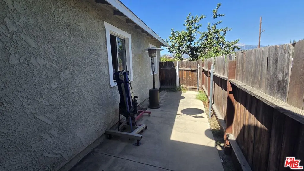 966 E Elma Street