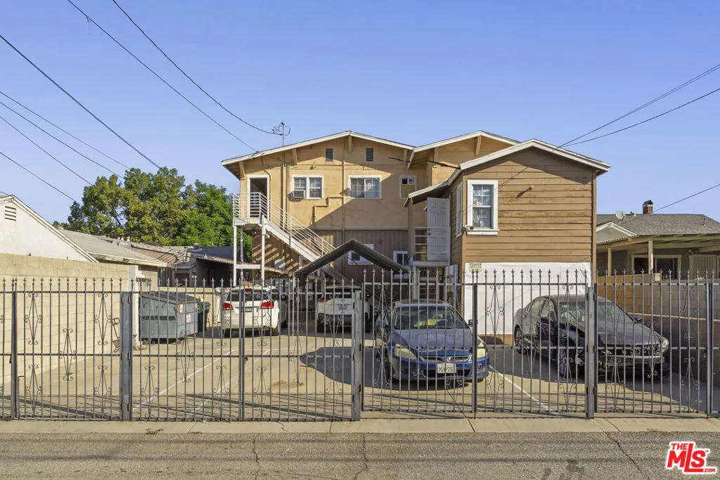 828 Hawthorne Place