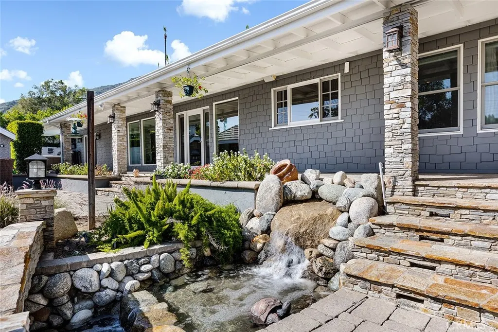 2212 Rim Road