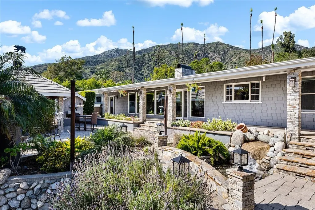 2212 Rim Road