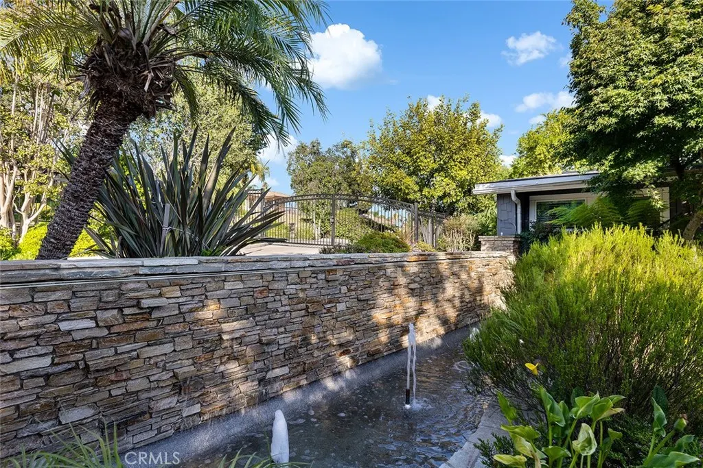 2212 Rim Road