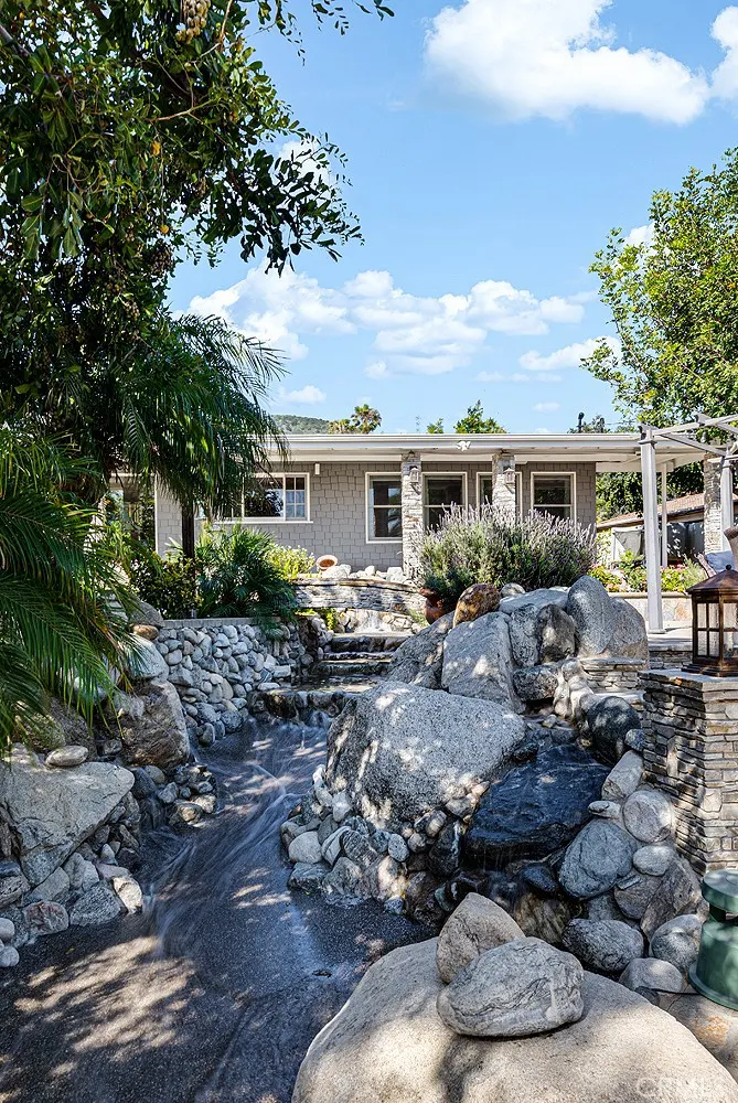 2212 Rim Road