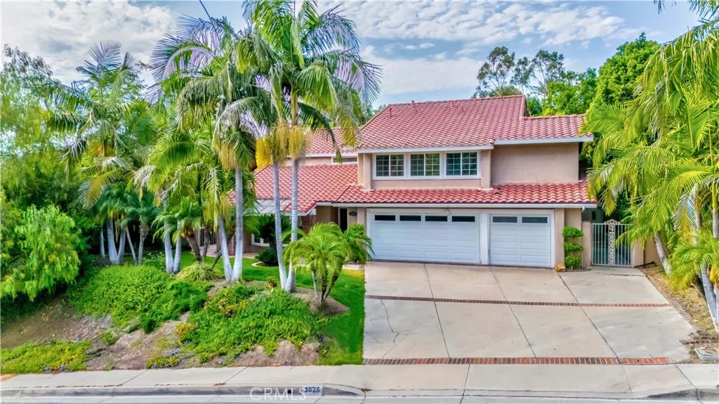 3025 E Hillside Drive