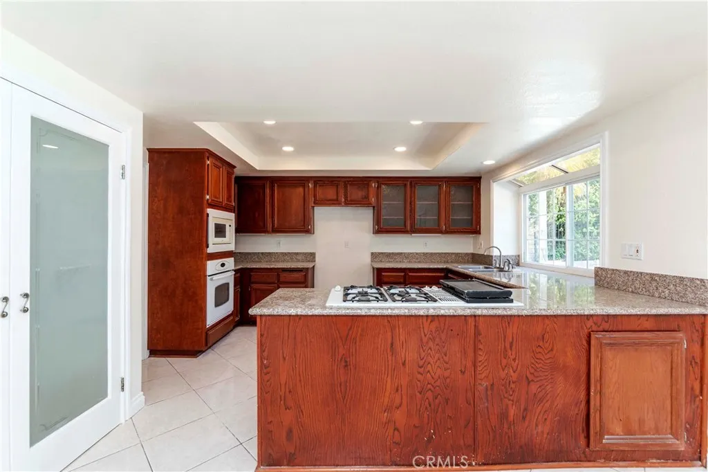 3025 E Hillside Drive
