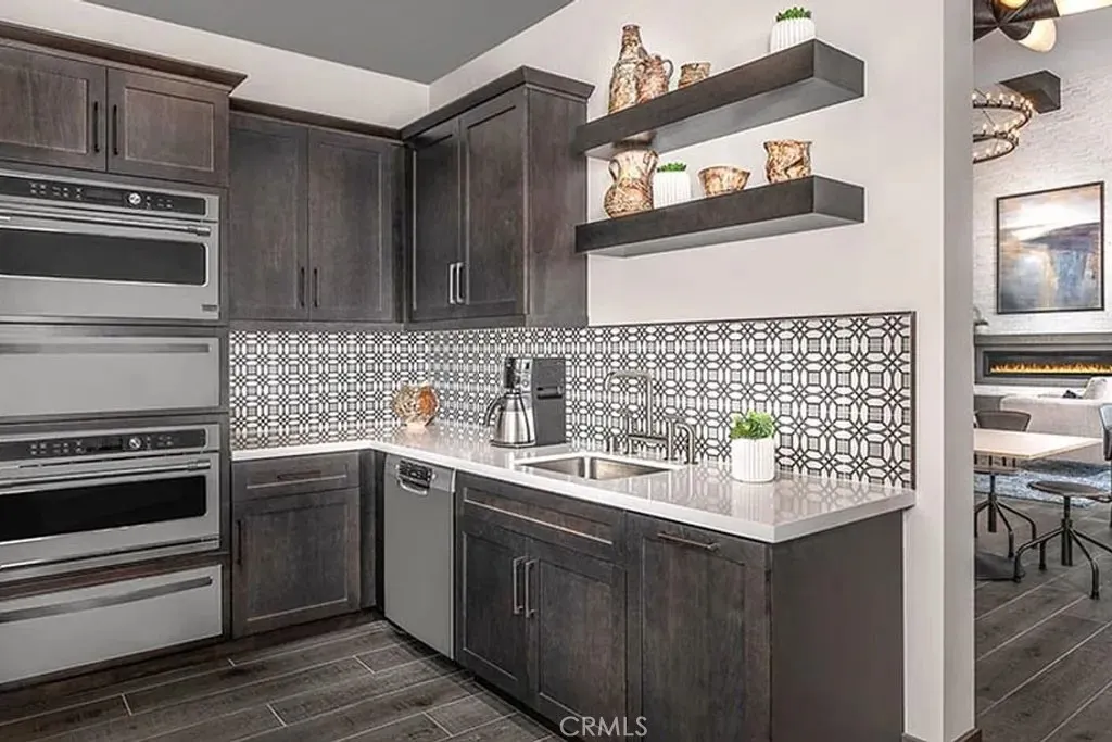 4613 S Amherst Privado