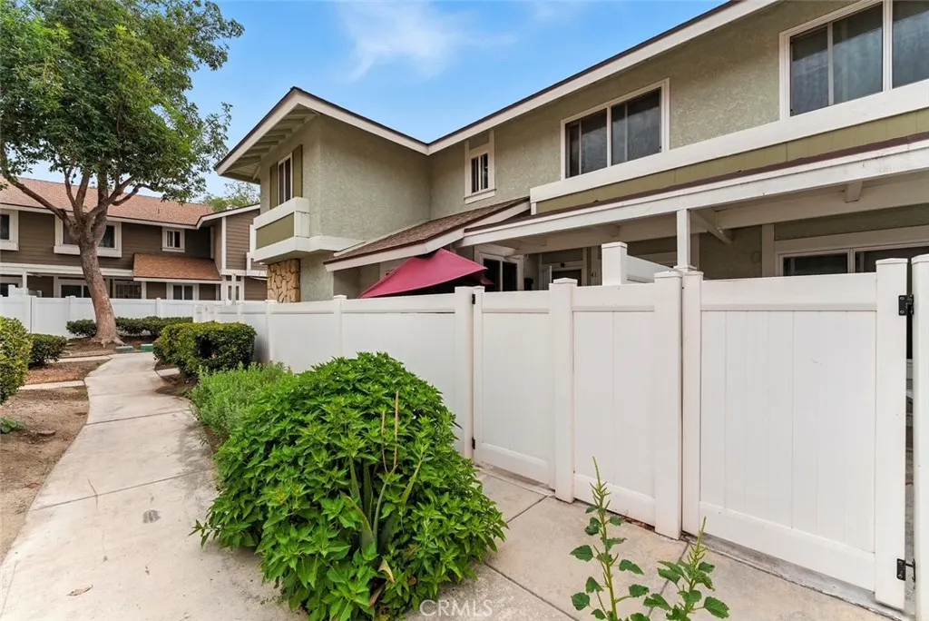 1650 S Campus Avenue, #41