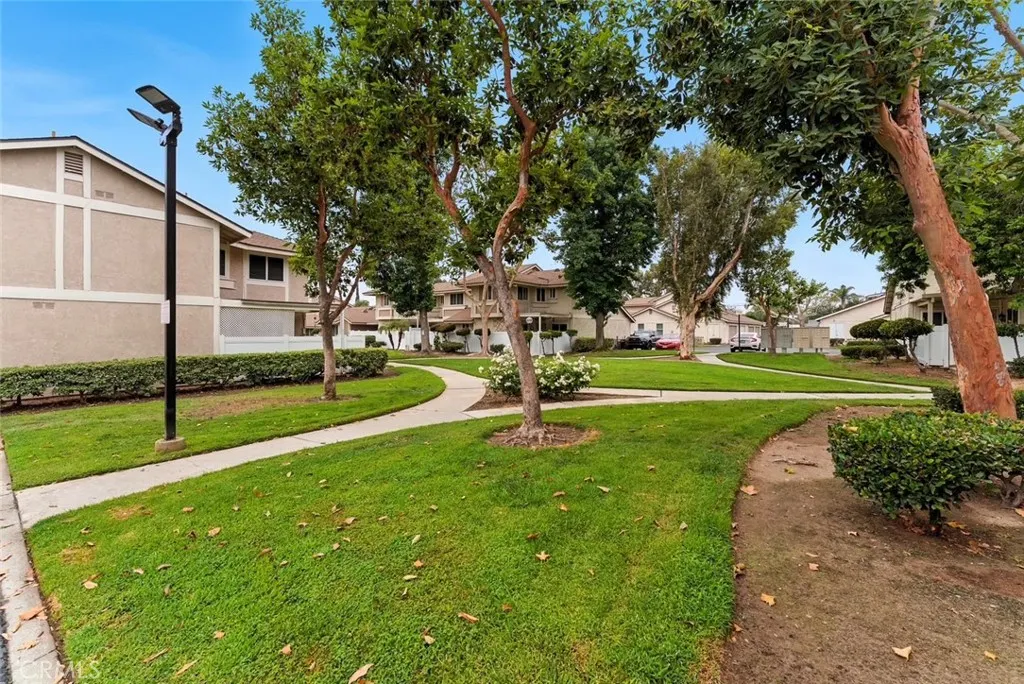 1650 S Campus Avenue, #41