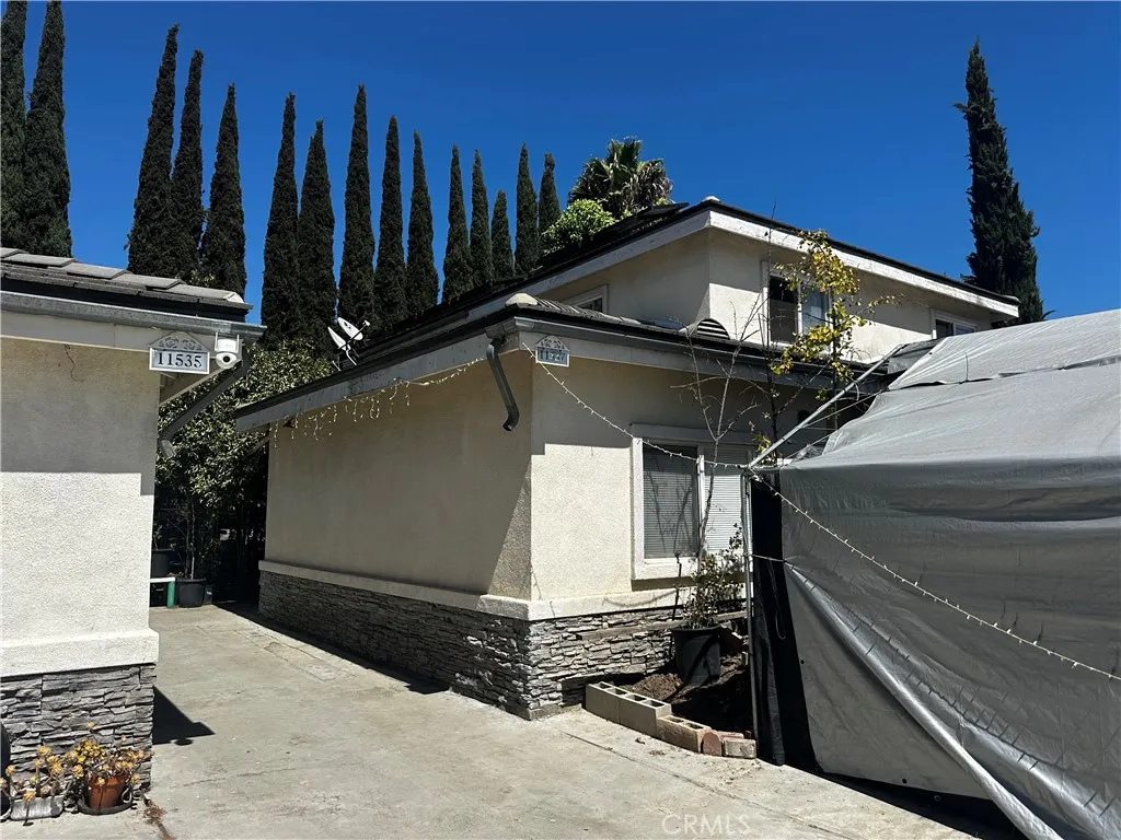 11537 Ranchito Street