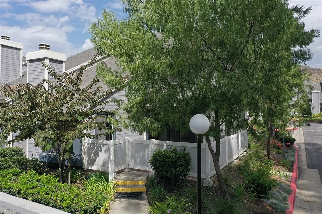 302 Monroe Court