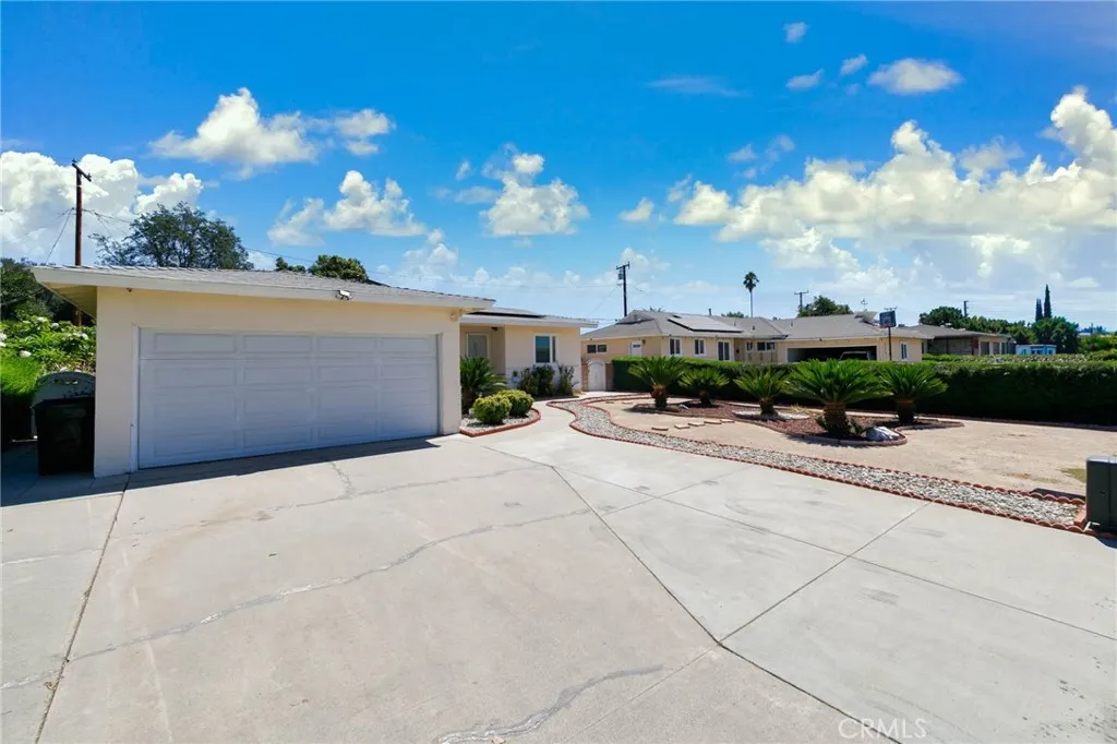 750 N Sunset Avenue