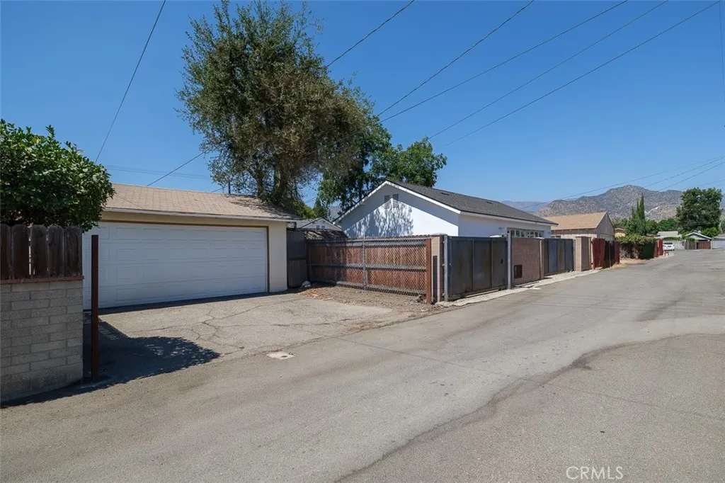 1010 N Sunset Avenue