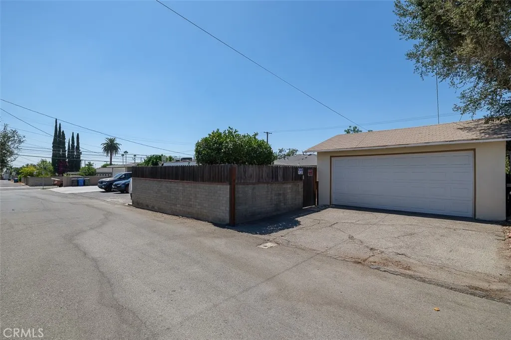 1010 N Sunset Avenue