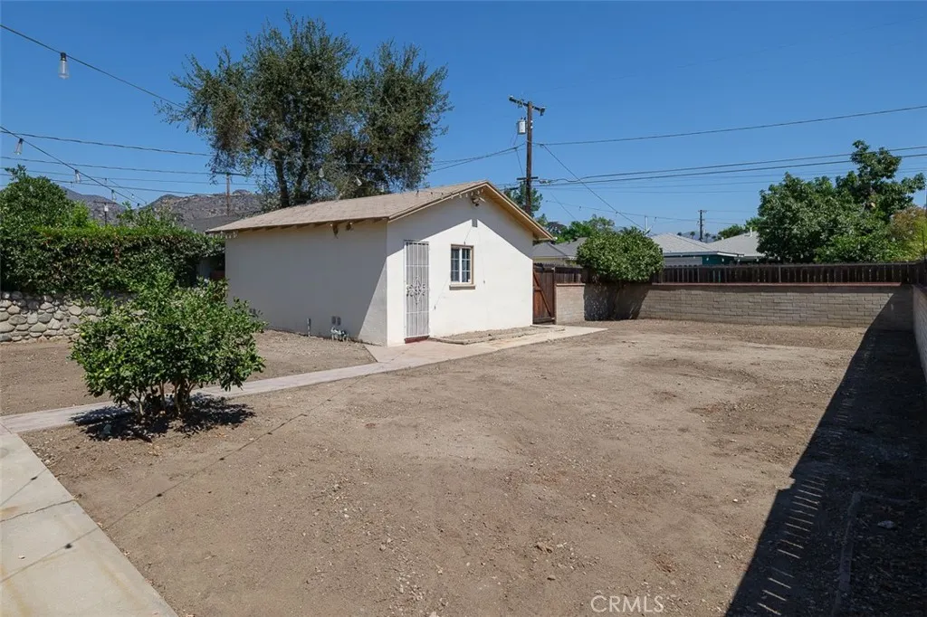 1010 N Sunset Avenue