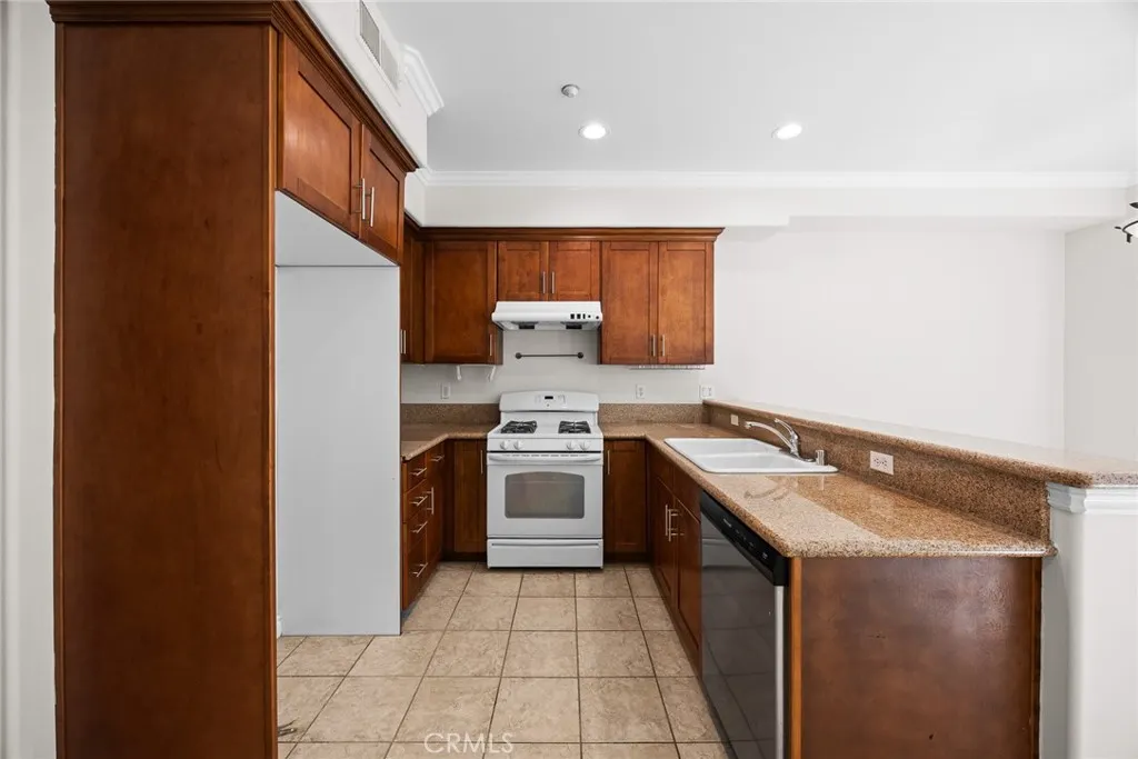 760 S Azusa Ave, #G