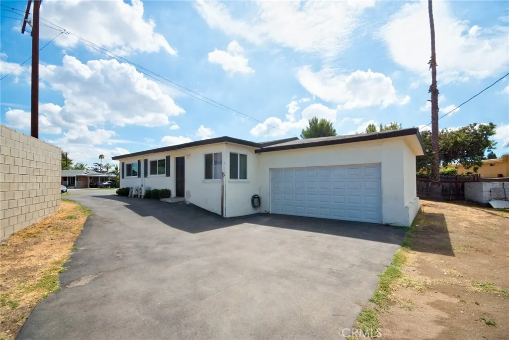 16501 E Masline