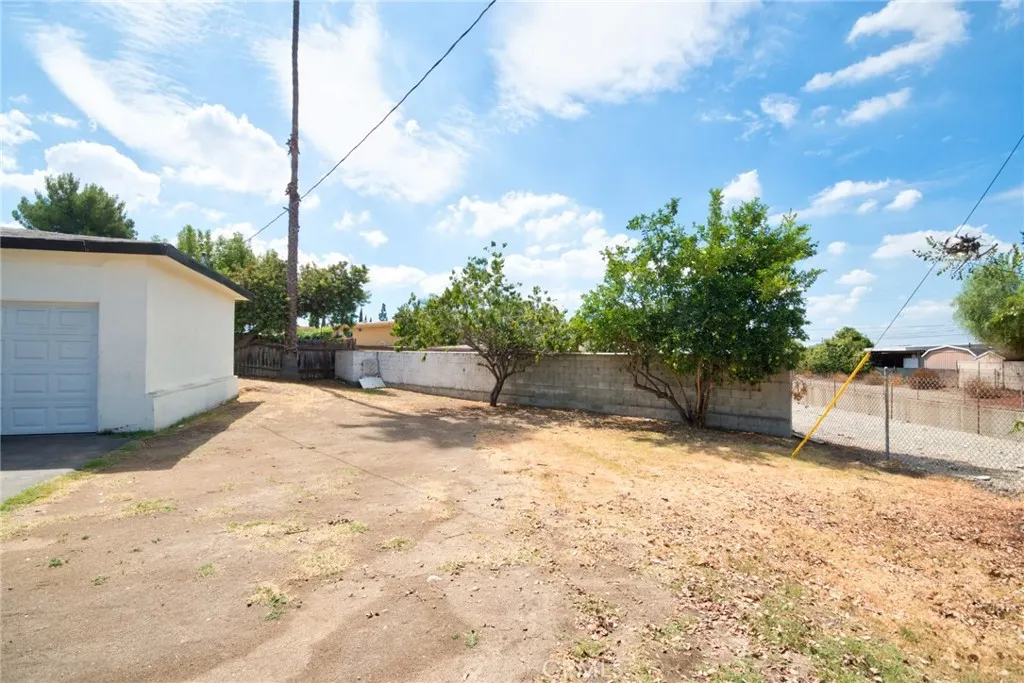 16501 E Masline