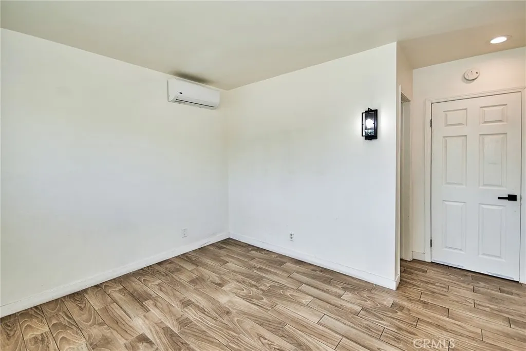 16501 E Masline