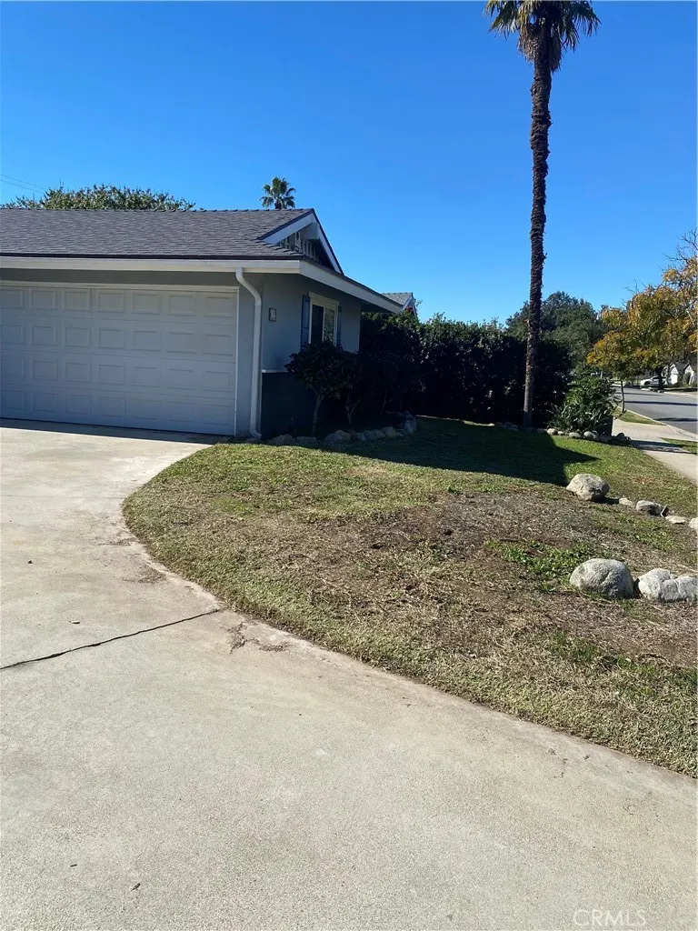 422 E Payson
