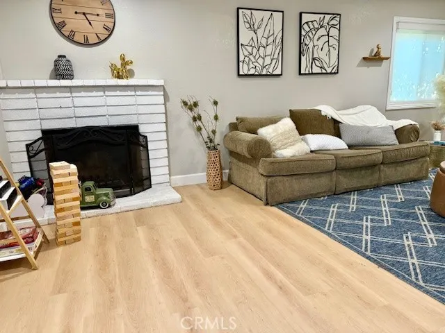 422 E Payson