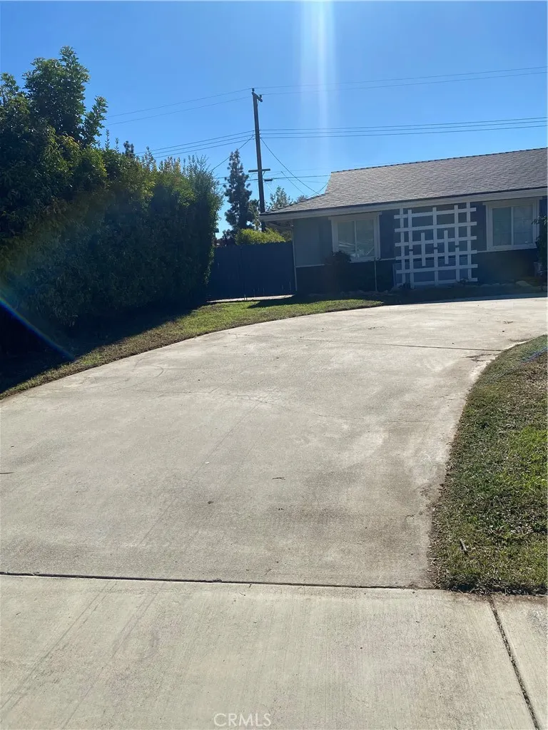 422 E Payson