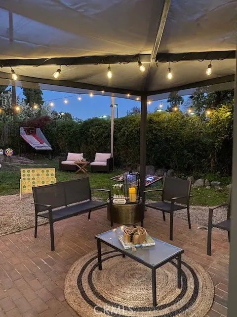422 E Payson