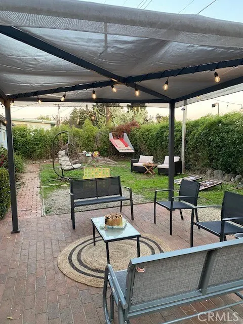 422 E Payson