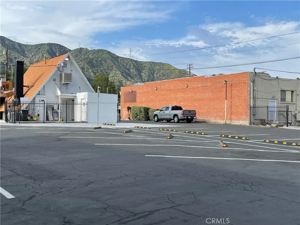 2150 Huntington Drive