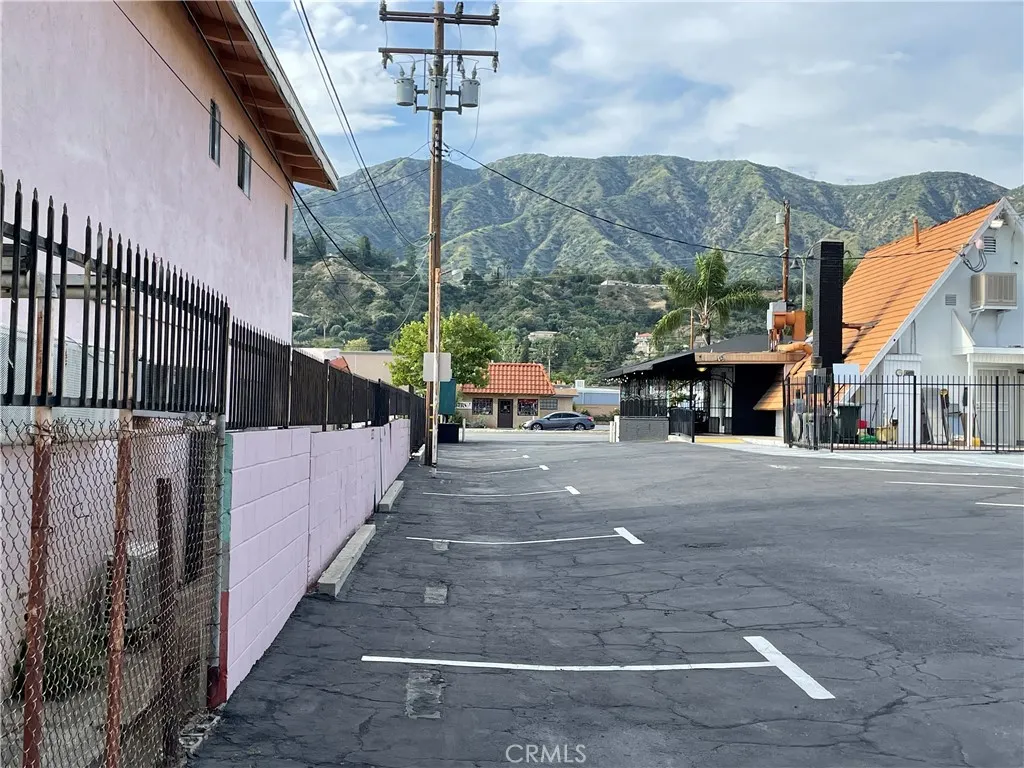 2150 Huntington Drive