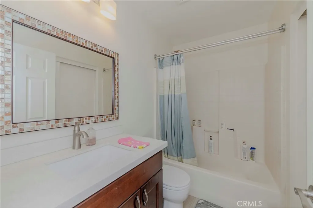 1528 W Delvale
