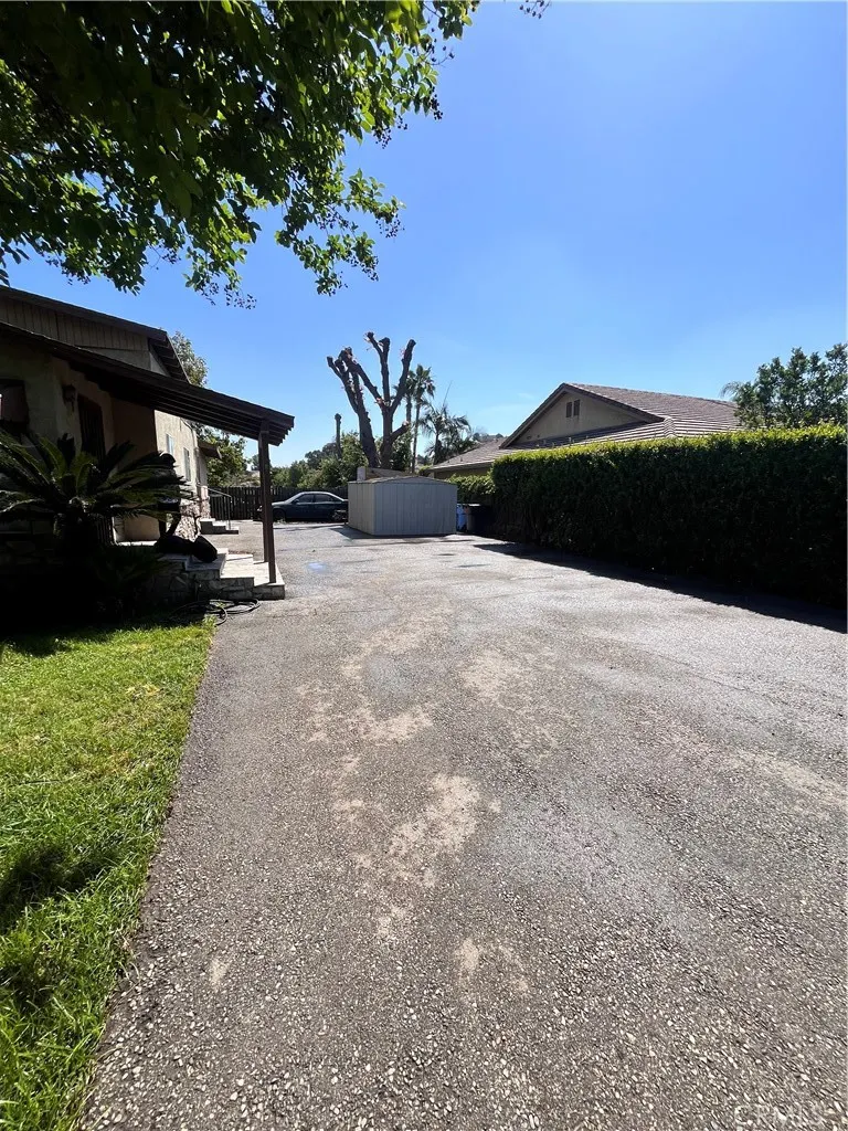 740 N Amelia Avenue
