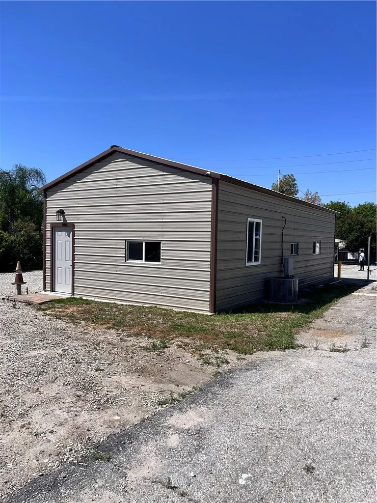 740 N Amelia Avenue