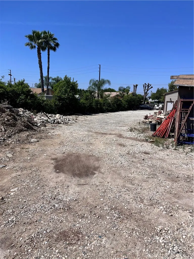 740 N Amelia Avenue