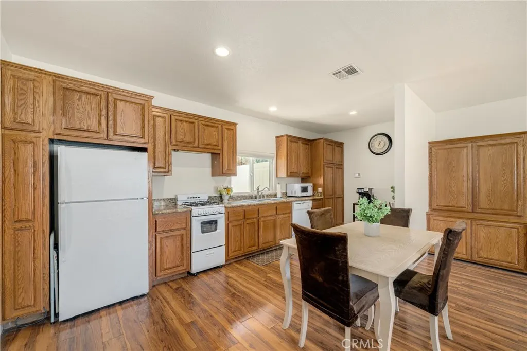 3742 Pilgrims Way