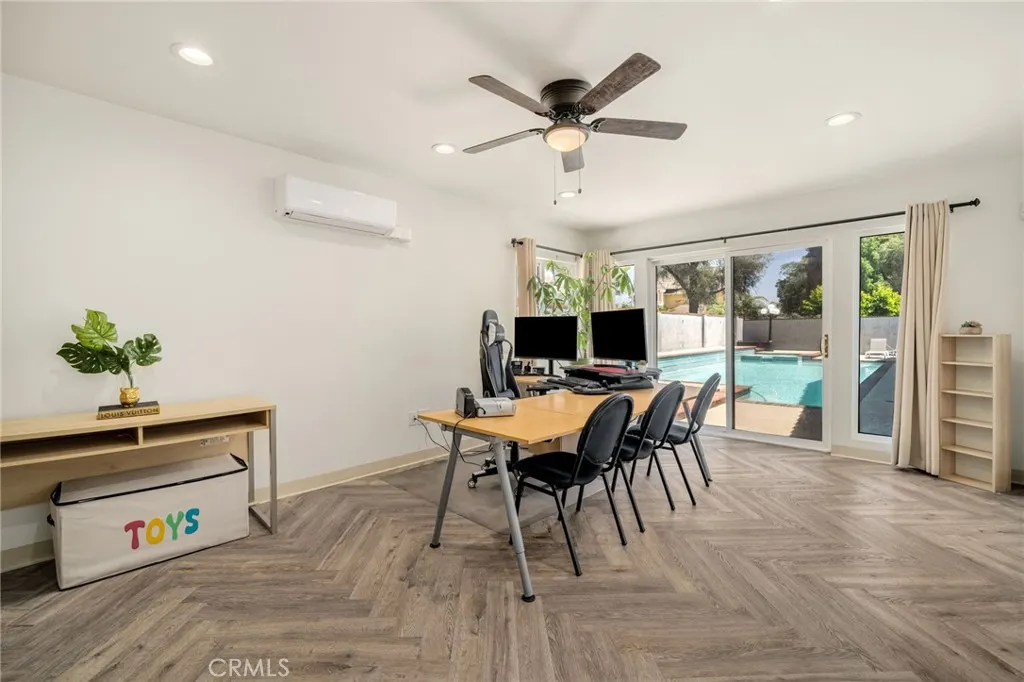 3742 Pilgrims Way