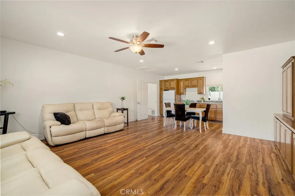 3742 Pilgrims Way
