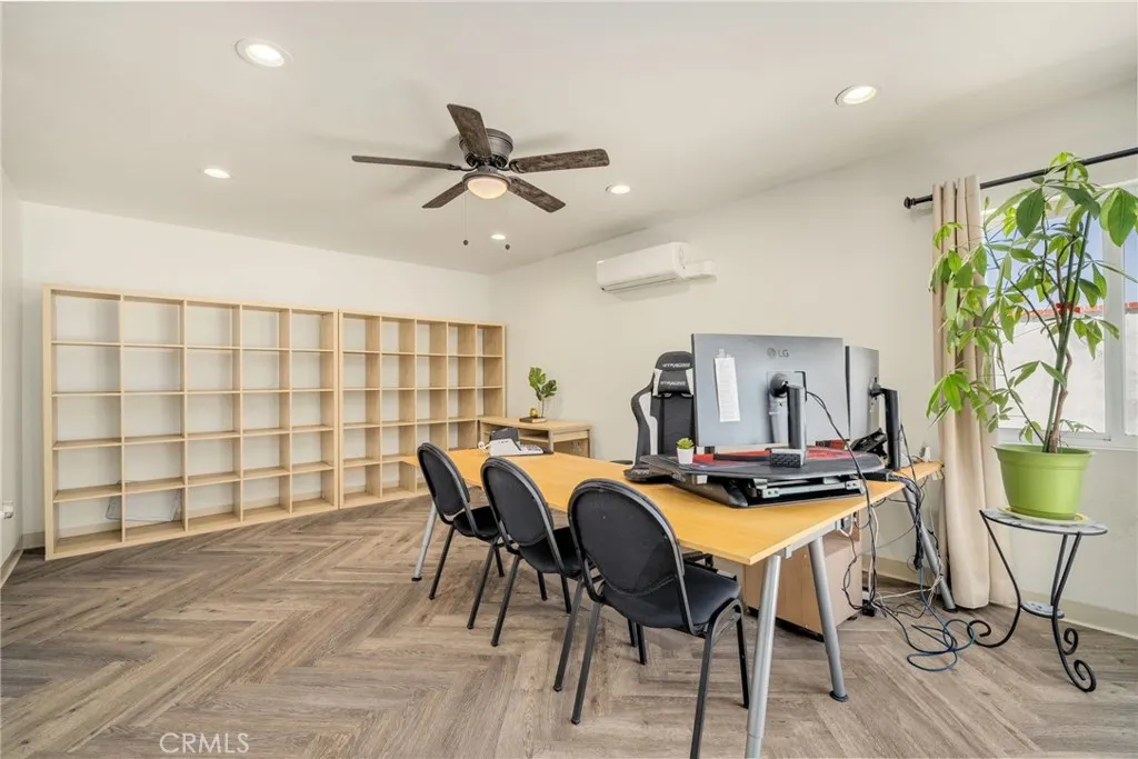 3742 Pilgrims Way