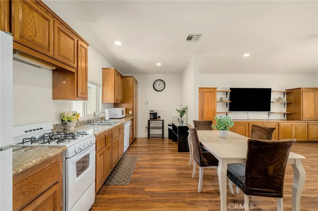 3742 Pilgrims Way