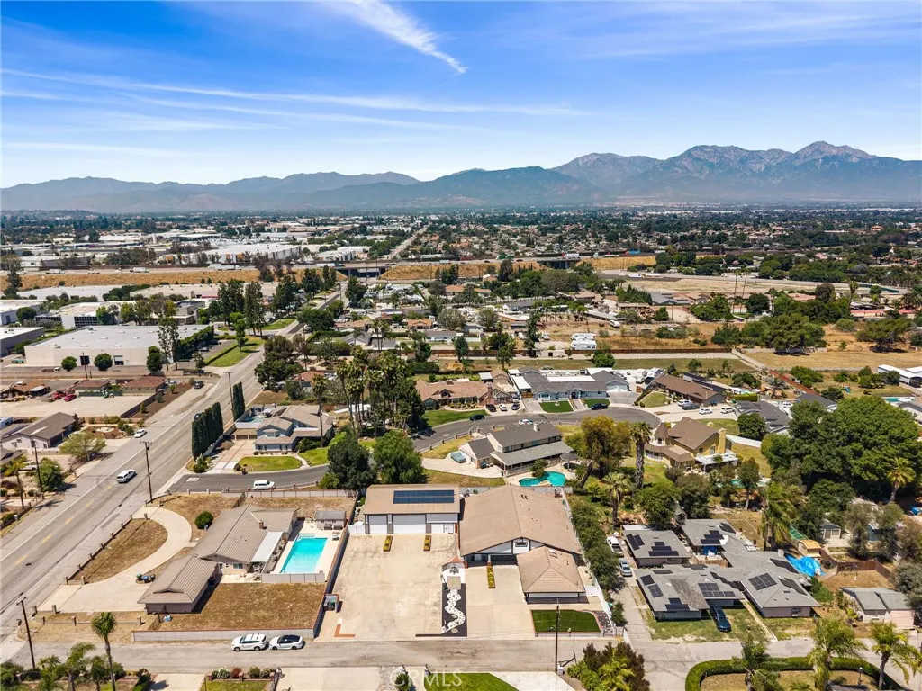 3742 Pilgrims Way