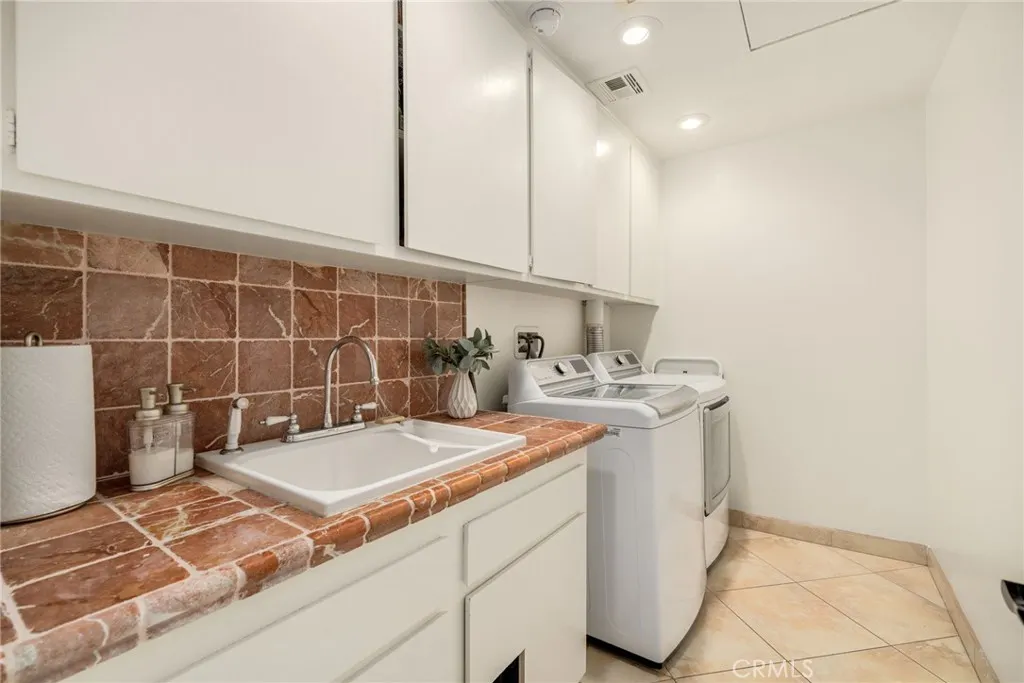 3742 Pilgrims Way