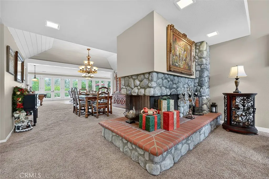 1355 Paseo Dorado