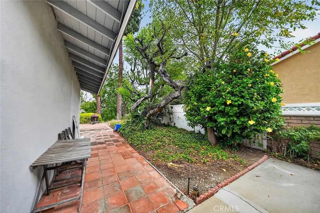 1355 Paseo Dorado