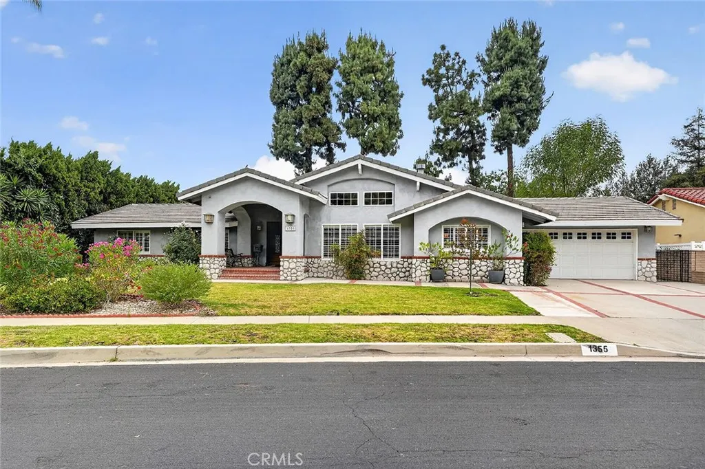 1355 Paseo Dorado