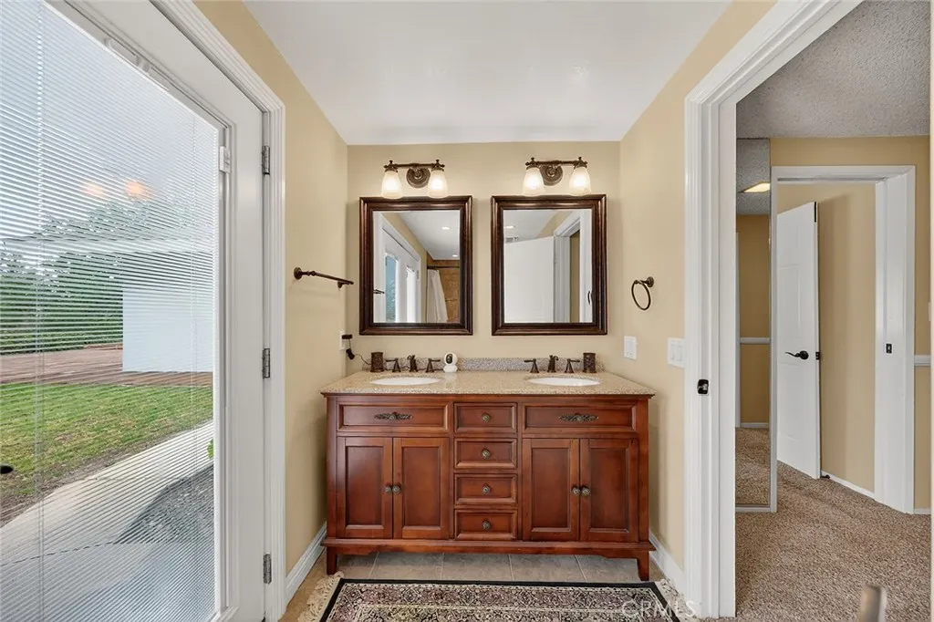 1355 Paseo Dorado