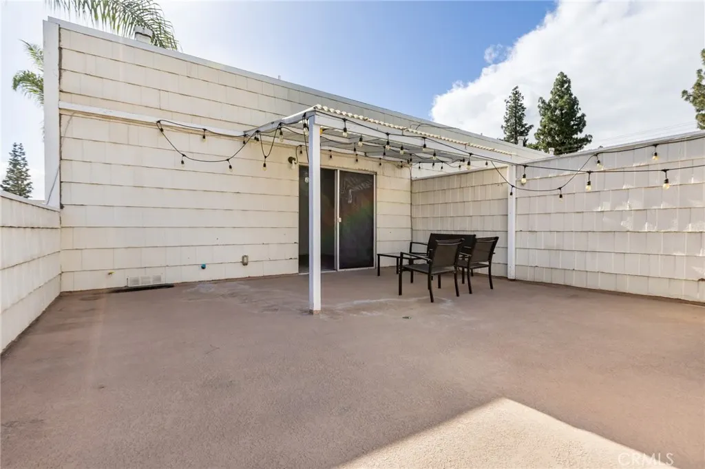 1434 Highland Avenue #8